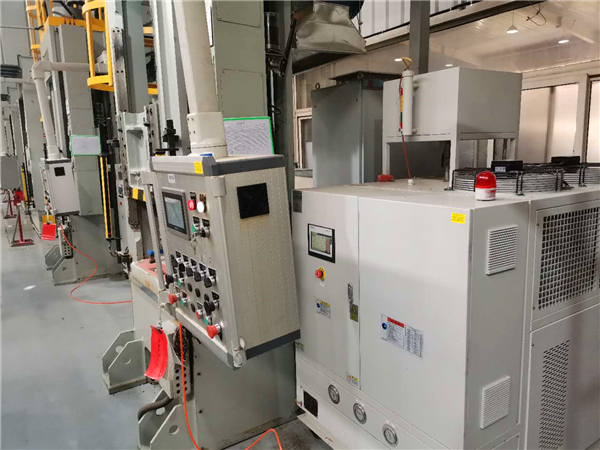 復(fù)合材料成型冷熱一體模溫機 (12) 復(fù)合材料成型冷熱一體模溫機 (12)